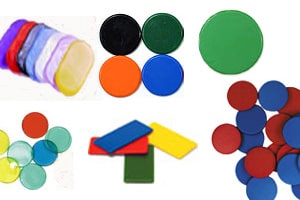 Fichas de plástico en diferentes tamaños y colores 1